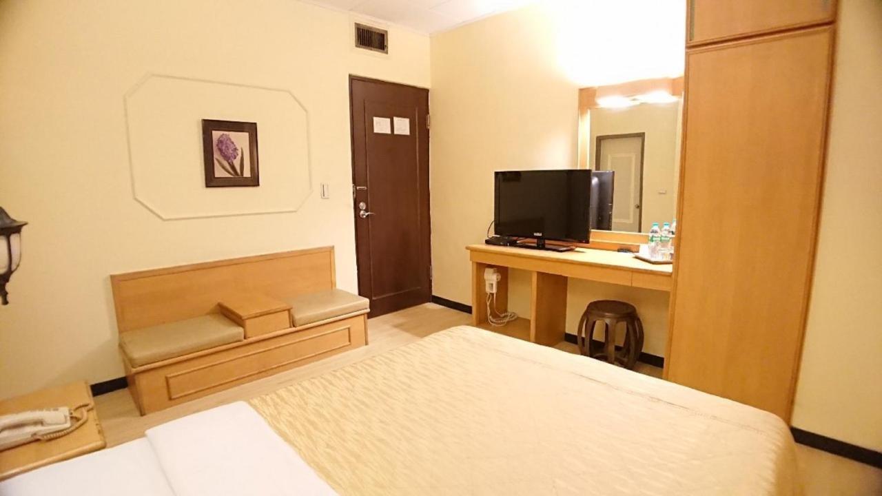 Yes Hotel Chiayi City Luaran gambar